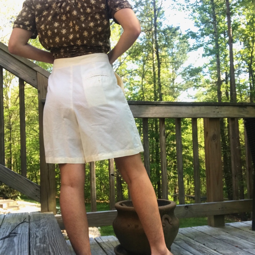 pastel yellow skort / skirt
